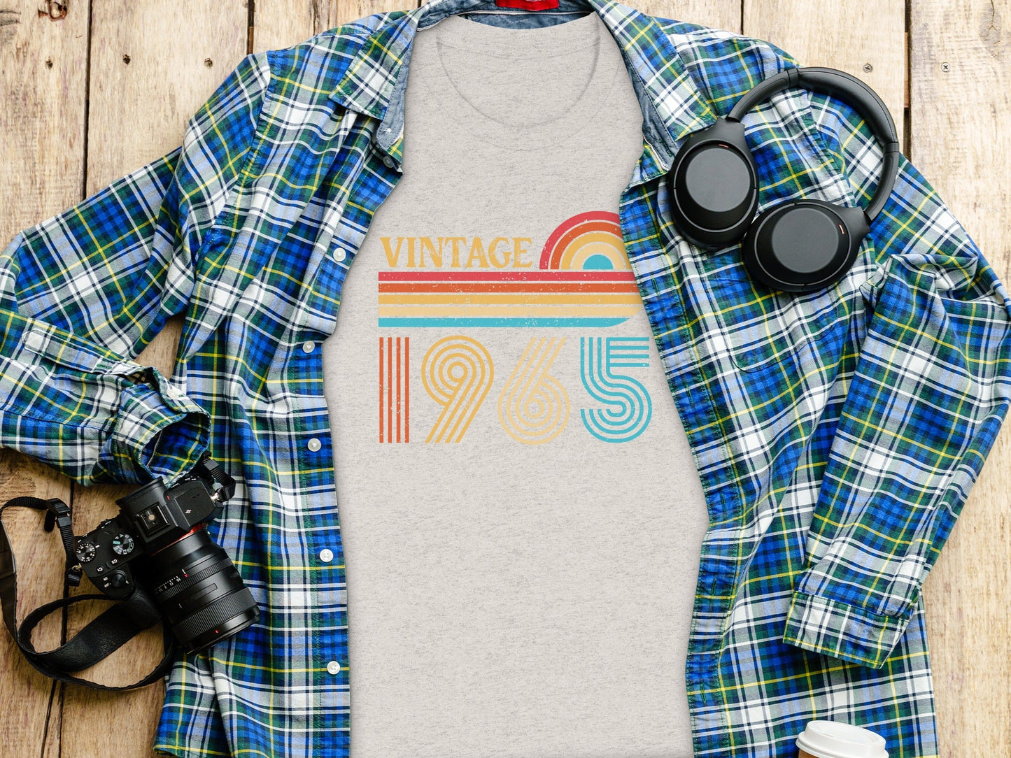 Vintage Inspired 1965 Retro Graphic Design T-Shirt