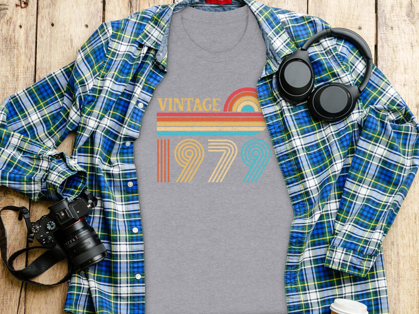 Retro Vintage 1979 Birthday Design For Year Born T-Shirt
