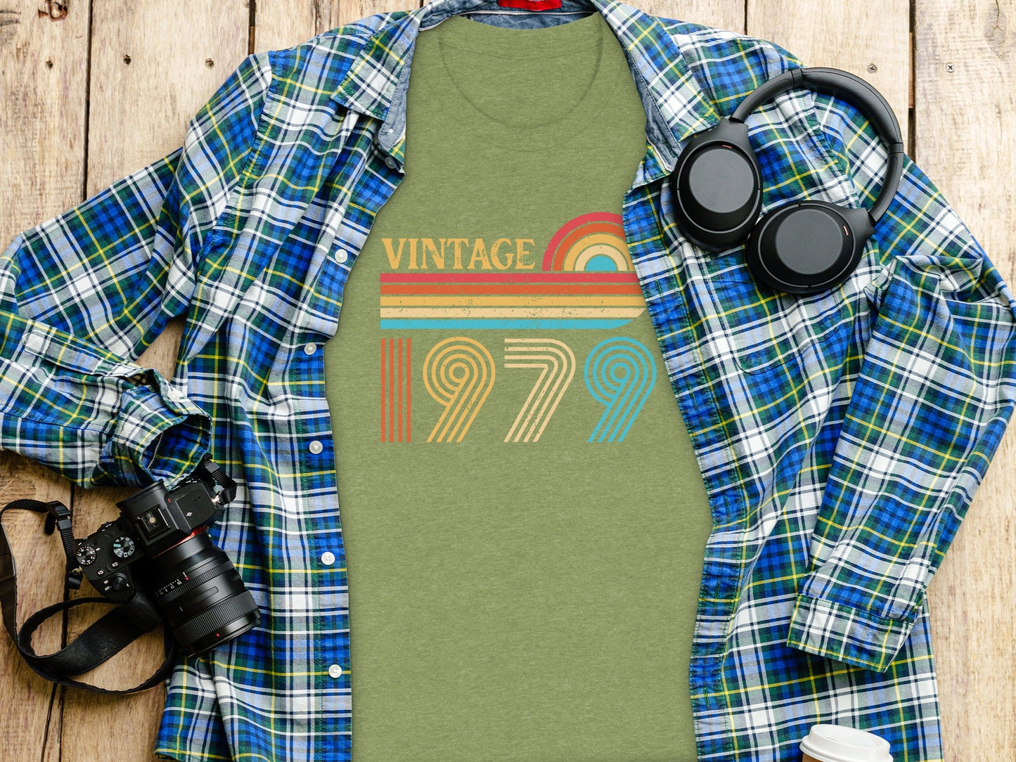 Retro Vintage 1979 Birthday Design For Year Born T-Shirt