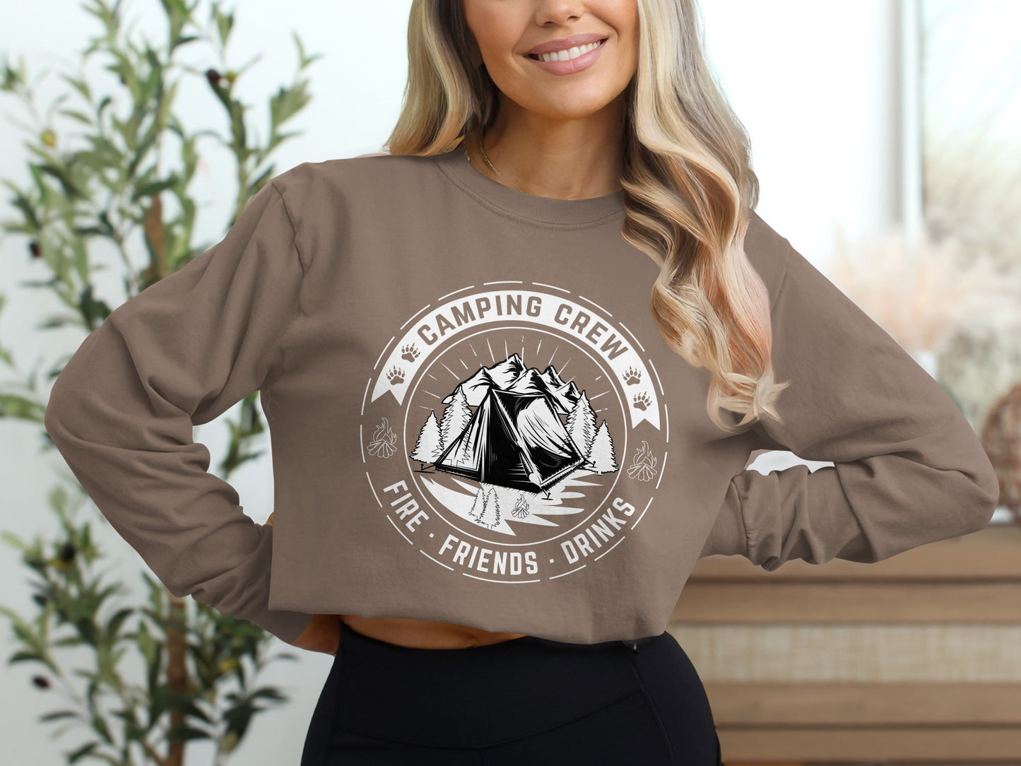 Camping Crew Fire Friends Drinks Design Long Sleeve T-Shirt