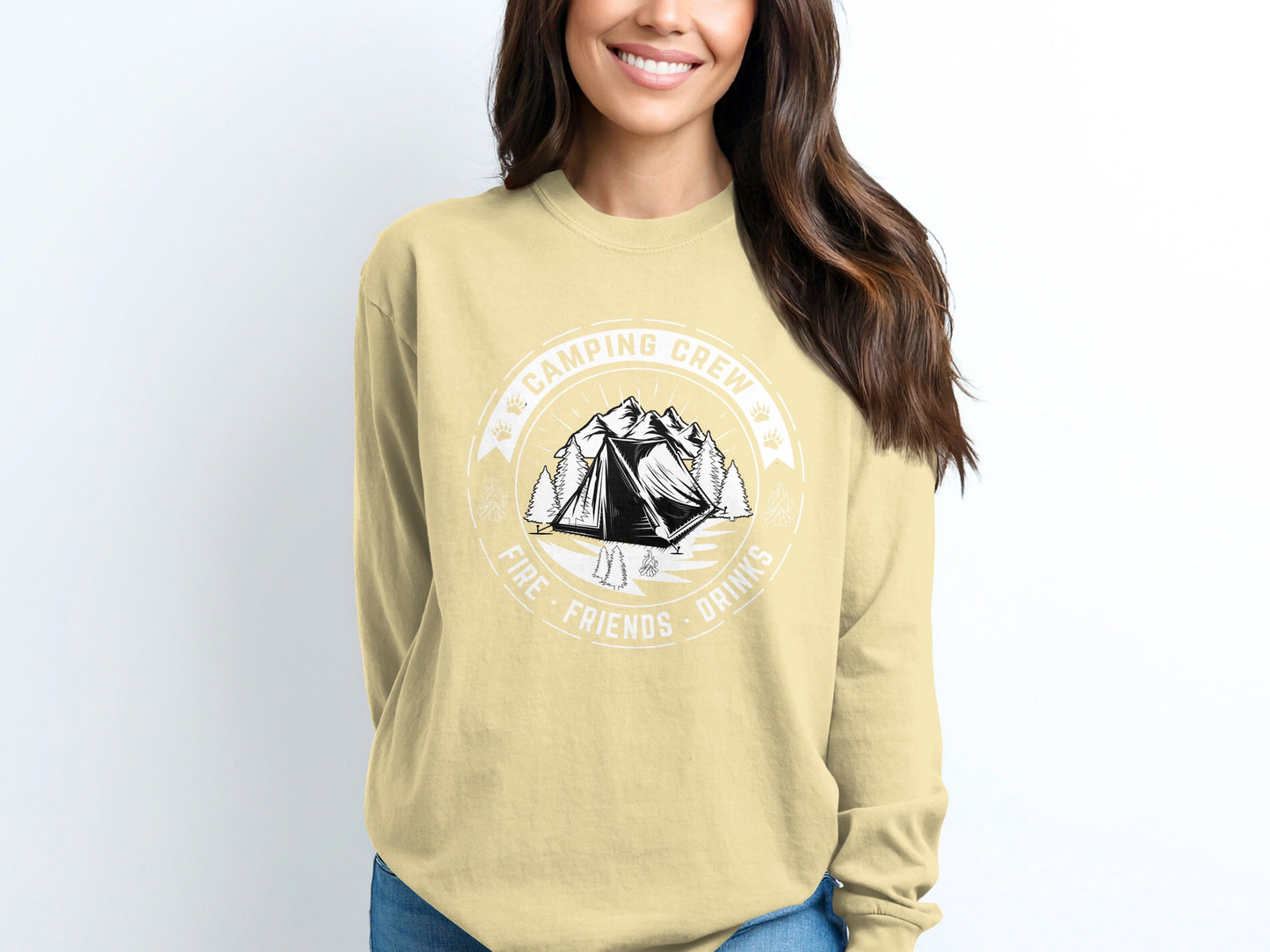 Camping Crew Fire Friends Drinks Design Long Sleeve T-Shirt